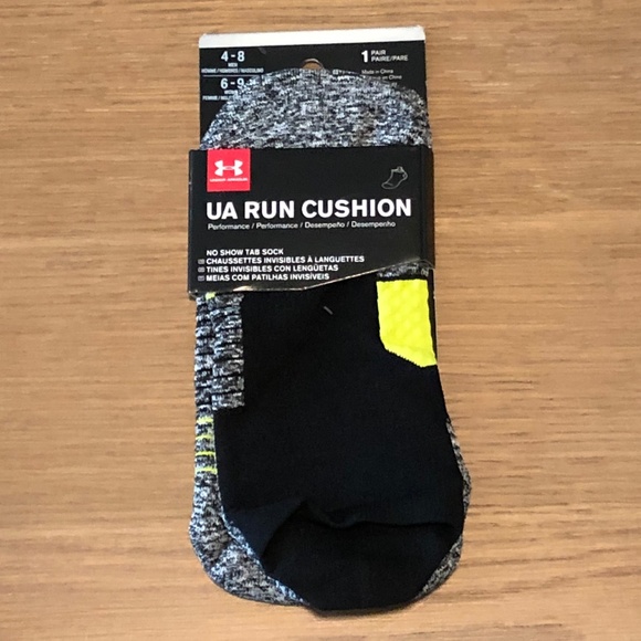 NWT Under Armour Run Cushion Black Socks - Picture 2 of 4